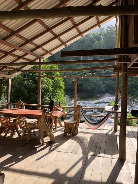 Restaurant/places to eat, Seating area, Dining area, River view