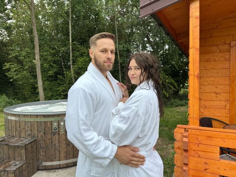 Garden, Hot Tub, Guests, Garden view, towels