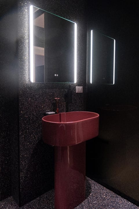 Reverse Art Hotel Bed and Breakfast in Vasto