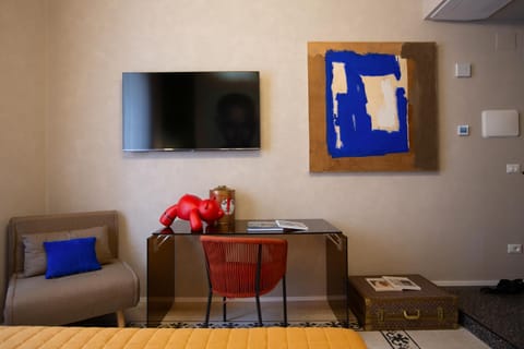 Reverse Art Hotel Bed and Breakfast in Vasto