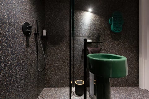 Reverse Art Hotel Bed and Breakfast in Vasto