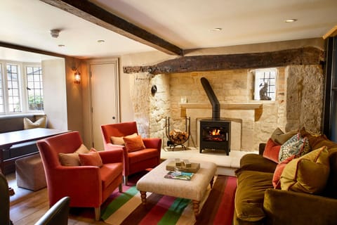 Lounge or bar, Seating area