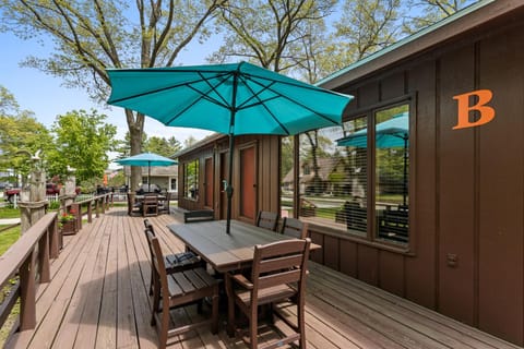 Twin Oaks B House in Wisconsin