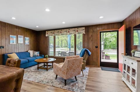 Twin Oaks B House in Wisconsin