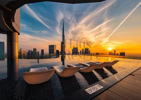 Paramount Midtown Hotel - Luxury Apartments & Infinity Pool with Burj Khalifa View Apartment in Dubai