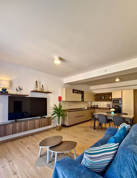 Living room, Dining area, kitchen