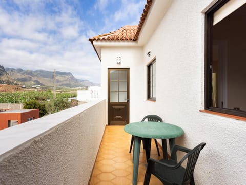 Balcony/Terrace, Dining area, Mountain view
