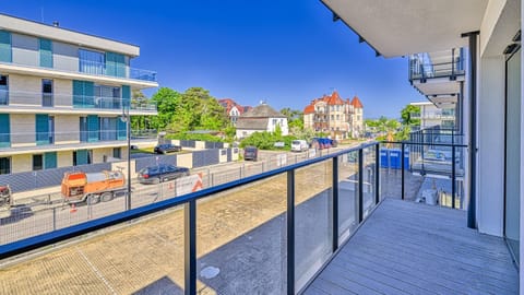 Rezydencja Niechorze D205 Classik z Basenem, Sauną, Jacuzzi, przy samej PLAŻY - 5D Apartments Apartment in West Pomeranian Voivodeship, Poland