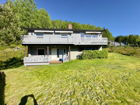 Property building, Day, Garden, Garden view