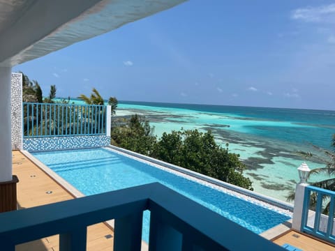 Day, Natural landscape, View (from property/room), Balcony/Terrace, Beach, Pool view, Sea view, Swimming pool, sunbed