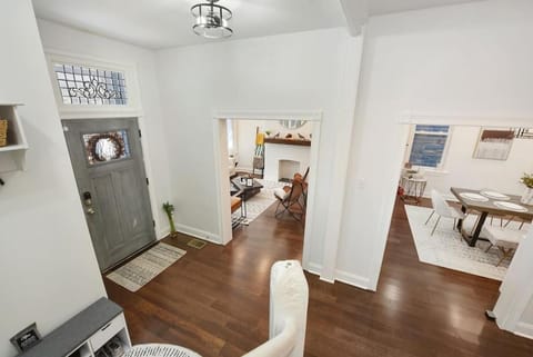 The Riverview Room on Beatty Vacation rental in East Liberty