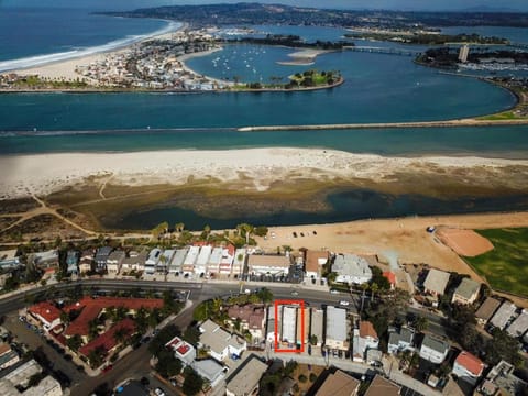 Ocean Beach Bungalow Separate Entry House in Ocean Beach