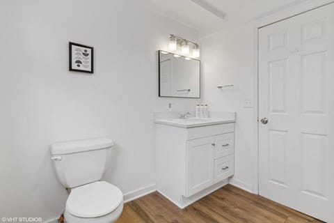 Charming 4BR Retreat in the Heart of Ottawa House in Ottawa