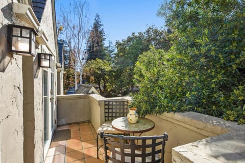 Quiet 5 Beds Kid-Friendly Mins to DTWN and Stanford House in East Palo Alto