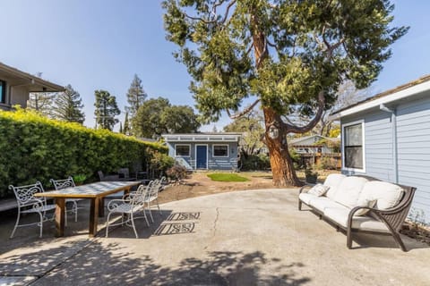 Quaint and Charming 4BR Tranquil Palo Alto Retreat House in Mountain View