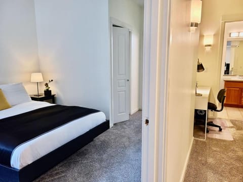 Best Waterfront Views Location Walk to Pike Market House in Pike Place Market