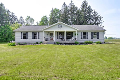 Peaceful Family Home Near Cayuga Lake State Park House in Fayette