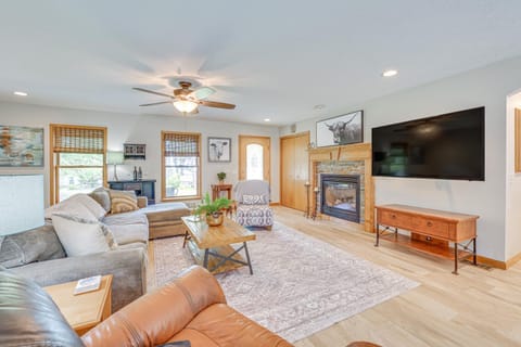 Peaceful Family Home Near Cayuga Lake State Park House in Fayette