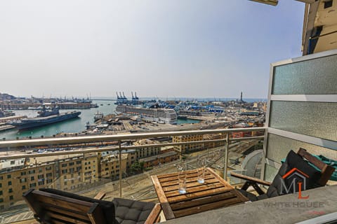 View (from property/room), View (from property/room), Balcony/Terrace, Balcony/Terrace, City view, City view, Sea view, Sea view