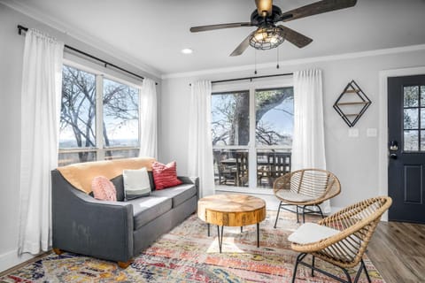 River Access Pet Friendly Fishing BBQ Sleeps 5 House in Kyle