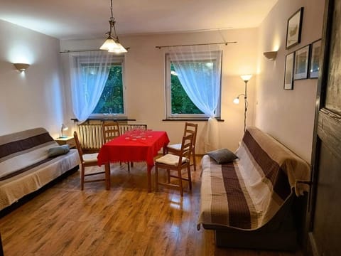 Bed, Living room, Photo of the whole room, Seating area, Dining area, Bedroom
