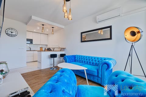 TV and multimedia, Kitchen or kitchenette, Living room