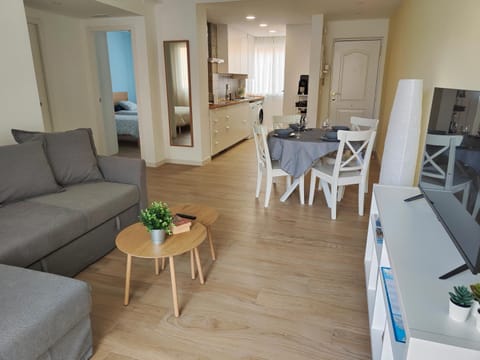 TV and multimedia, Living room, Dining area