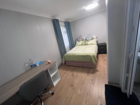 Modern Ensuite Double Bedroom in Dundrum Vacation rental in Dublin