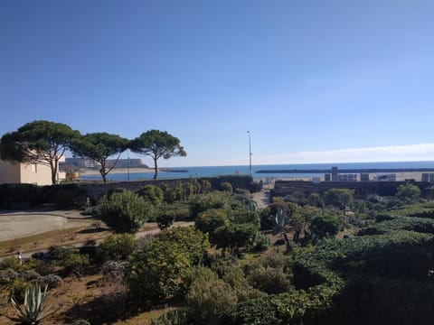 Garden view, Sea view