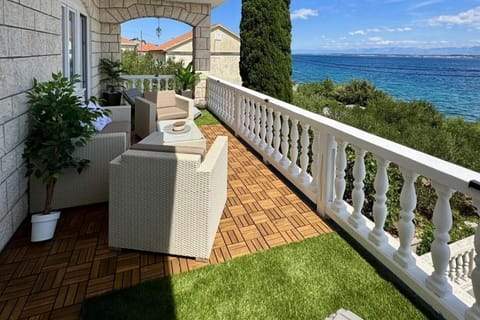 Balcony/Terrace, children, Family