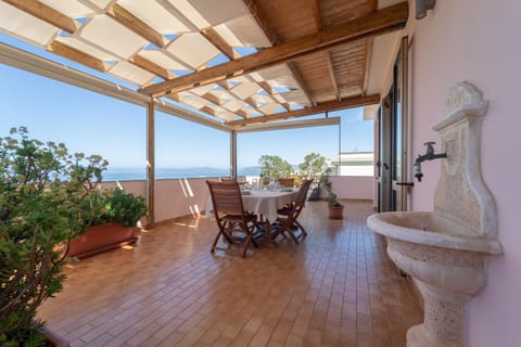 Patio, Day, Natural landscape, View (from property/room), Balcony/Terrace, Dining area, Sea view