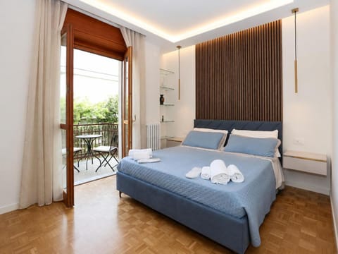 Bed, View (from property/room), Balcony/Terrace, Photo of the whole room, Bedroom