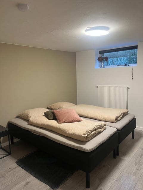 Hyggelige værelser tæt på E45 og banegården i Rødekro Vacation rental in Region of Southern Denmark