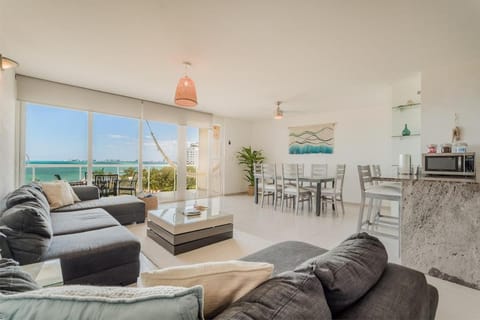 TV and multimedia, Balcony/Terrace, Kitchen or kitchenette, Living room, Sea view
