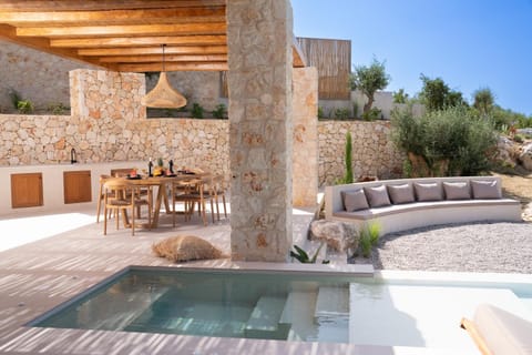 Spring, Day, Natural landscape, Garden, Garden view, Pool view, Swimming pool, sunbed
