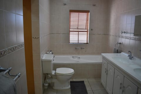 Pualani Self Catering Apartment in Cape Town