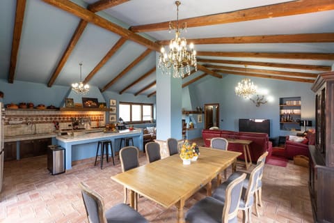 Living room, Seating area, Dining area, kitchen