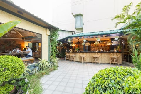 Restaurant/places to eat, Day, Garden view