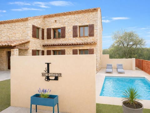 Mas provençal avec piscine - Maison 17 pers, 15 min des plages Villa in Roquebrune-sur-Argens