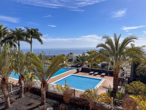 Sea view, Swimming pool, Swimming pool, sunbed