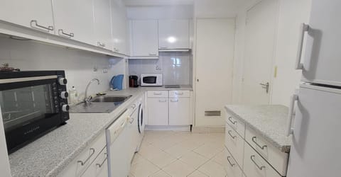 Apartment with terrace at the foot of the beach Apartment in Saint-Raphael