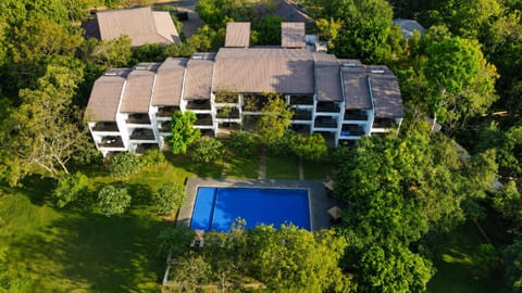 Property building, Day, Bird's eye view, Pool view, Swimming pool
