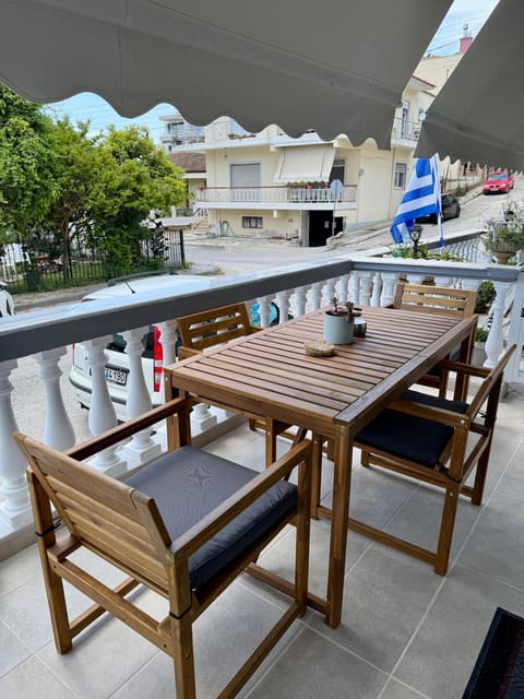 Day, View (from property/room), Balcony/Terrace, Seating area, Dining area