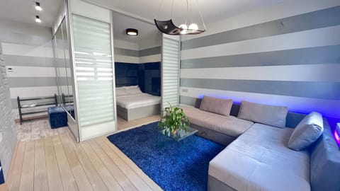 Bed, Living room, Photo of the whole room, Seating area