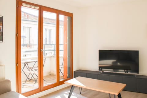 Large apartment with balcony - Stade de France Apartment in Saint-Denis, France