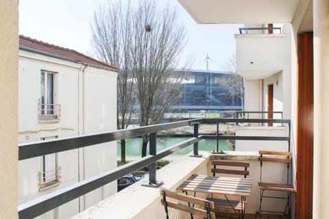 Large apartment with balcony - Stade de France Apartment in Saint-Denis, France