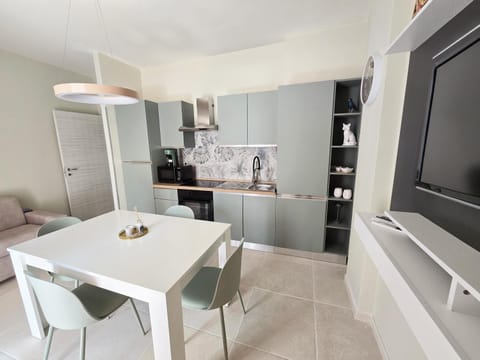 TV and multimedia, Kitchen or kitchenette, Seating area, Dining area, oven