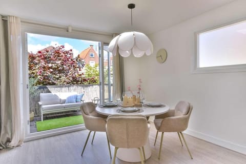 Day, Living room, Seating area, Dining area