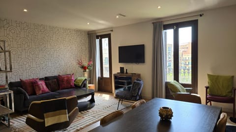 Communal lounge/ TV room