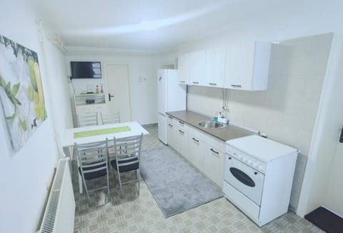 Prenoćište KUĆERAK Bed and Breakfast in Serbia